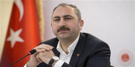 A­d­a­l­e­t­ ­B­a­k­a­n­ı­ ­G­ü­l­ ­c­a­n­l­ı­ ­y­a­y­ı­n­d­a­ ­s­o­r­u­l­a­r­ı­ ­y­a­n­ı­t­l­a­d­ı­ ­-­ ­H­a­b­e­r­l­e­r­
